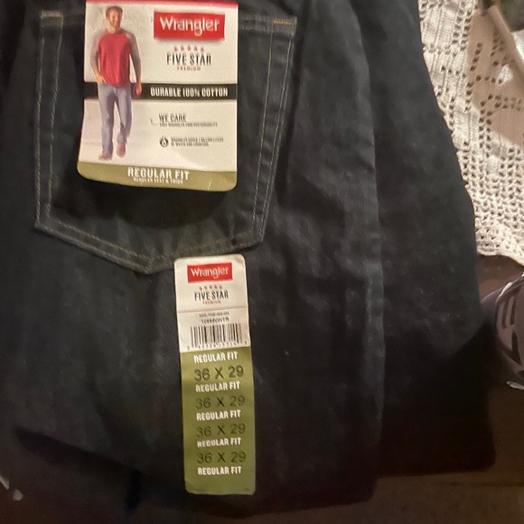 2 pairs ofMen’s Wrangler jeans, NET - Picture 1 of 1